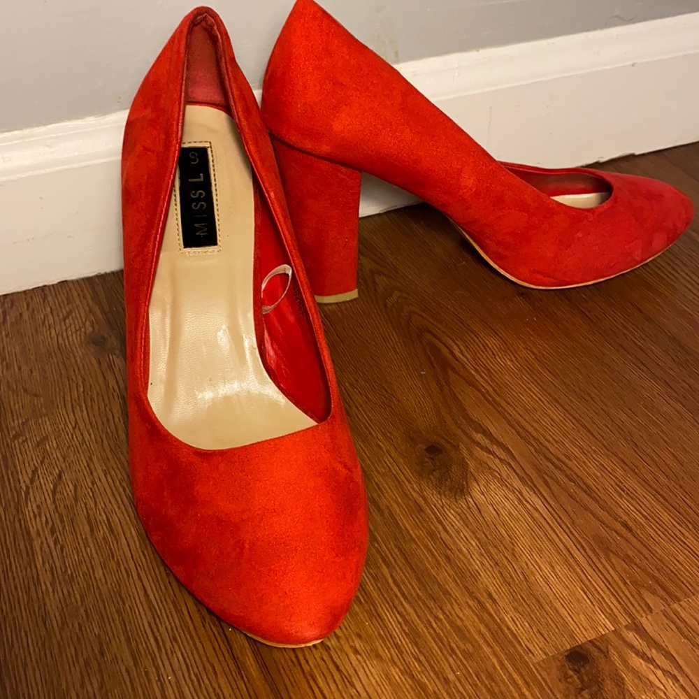 Red heel size 8